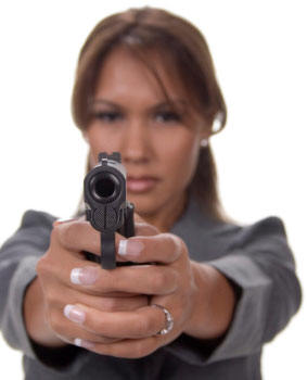 woman_handgun