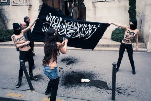 femen salafist flag burn