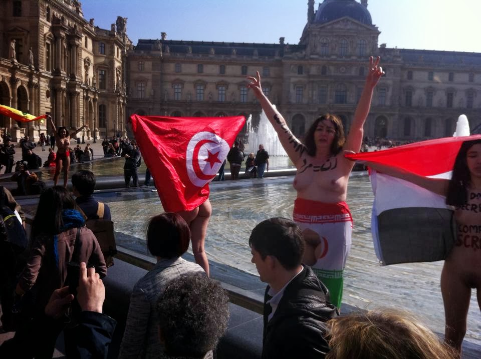 ex-muslim femme women demonstrate nude in paris 9.3.2014