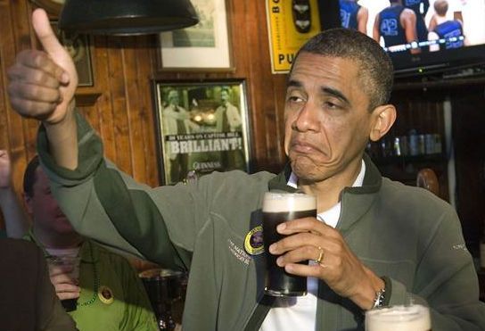 obama-drinking-a-beer