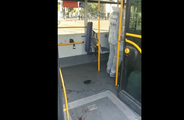 israel nine jews stabbed on tel aviv bus