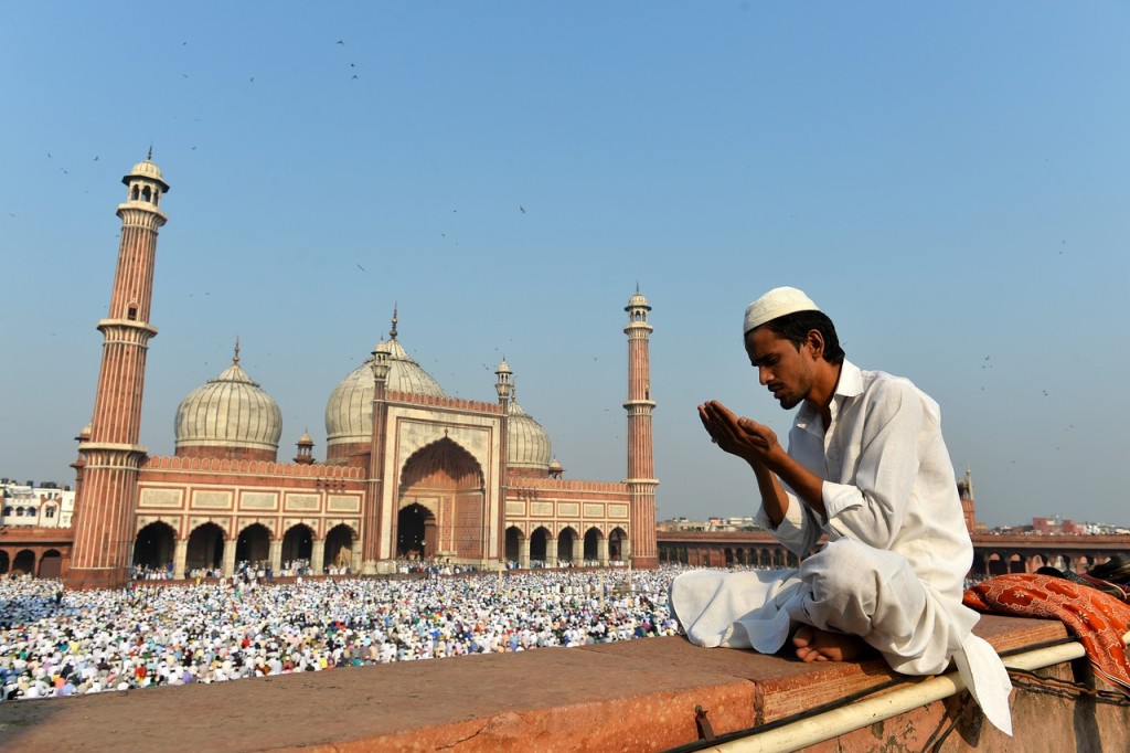 tard at mosque