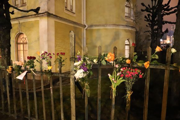 Blomstermanifestation i Åbo 30 januari.